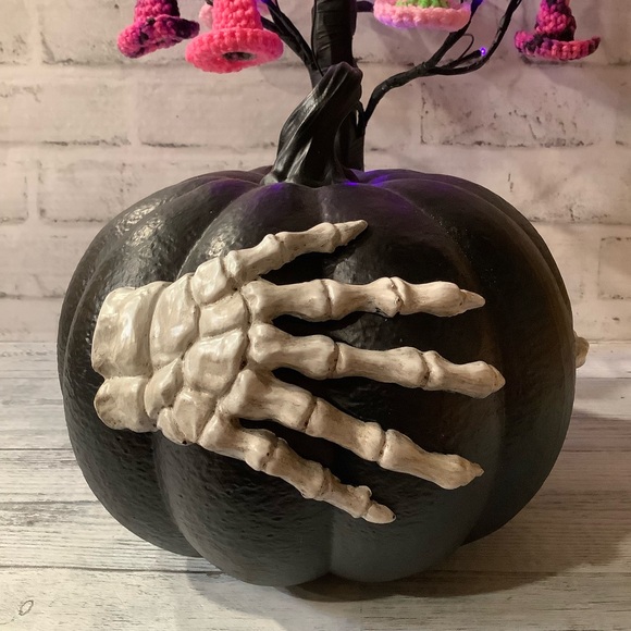 GOBLIN & GHOUL 10in Pumpkin With Skeleton Hands - Picture 2 of 7